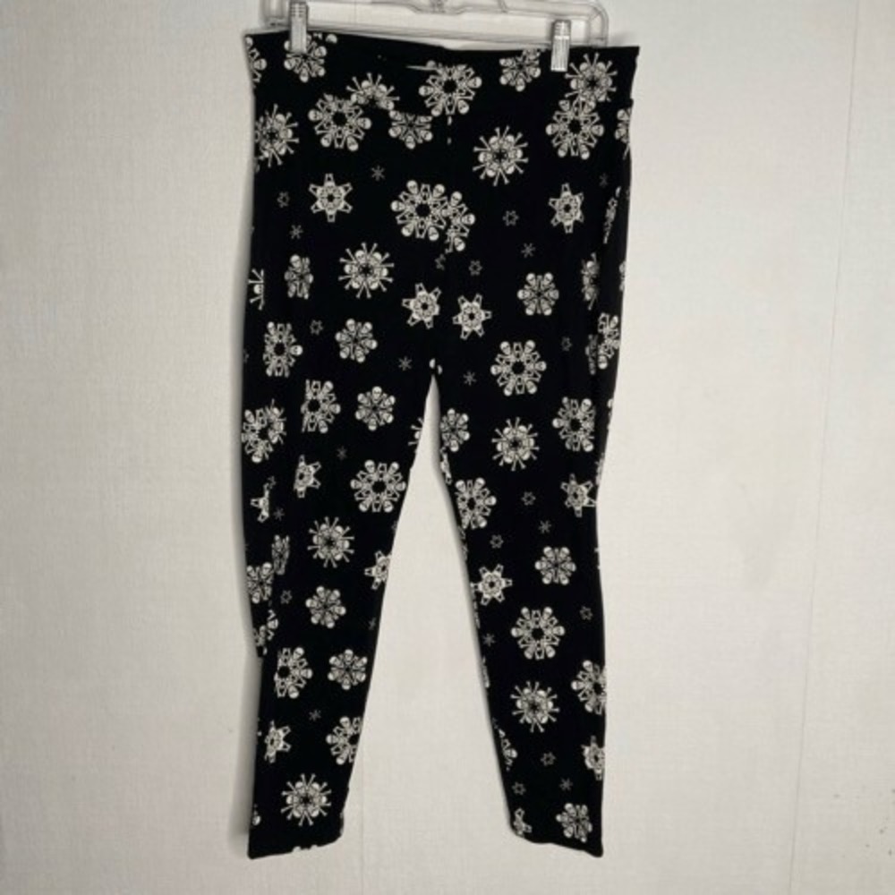 Torrid BlackWhite Skull Stretch High Rise Ankle Leggings Women 2X Cambodia